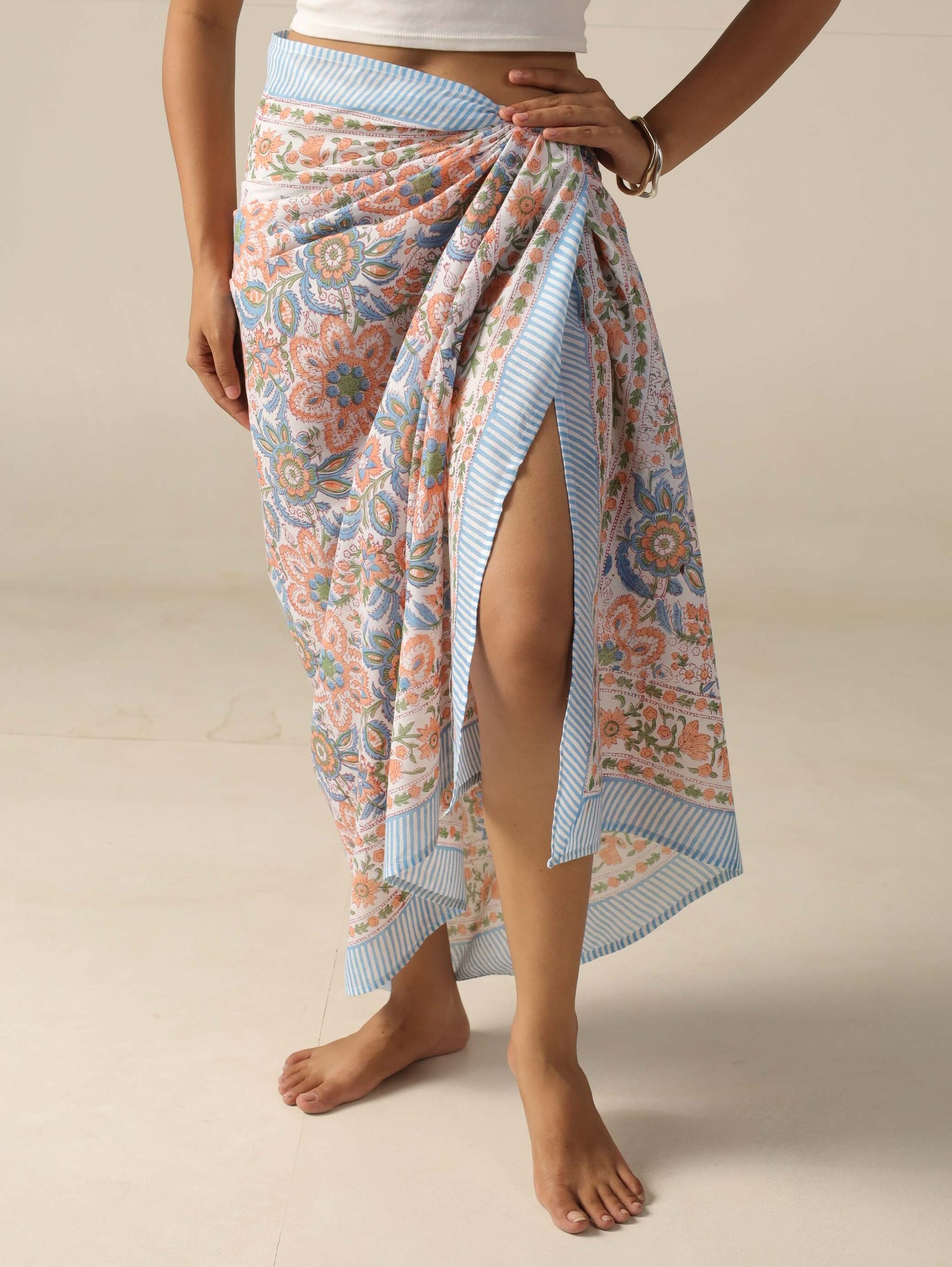 pareo bombay boho artesanal de algodón en tonos naranja y celeste