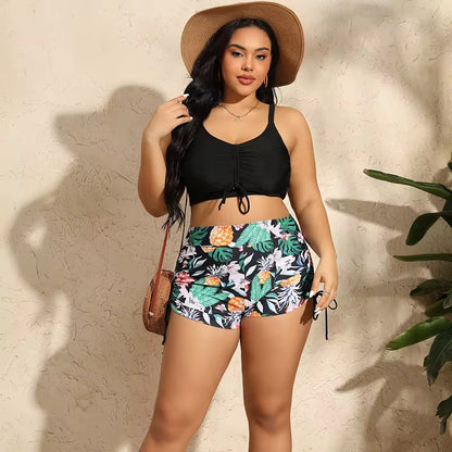 Conjunto bikini short tropical con top negro regulable, look de playa – Melania