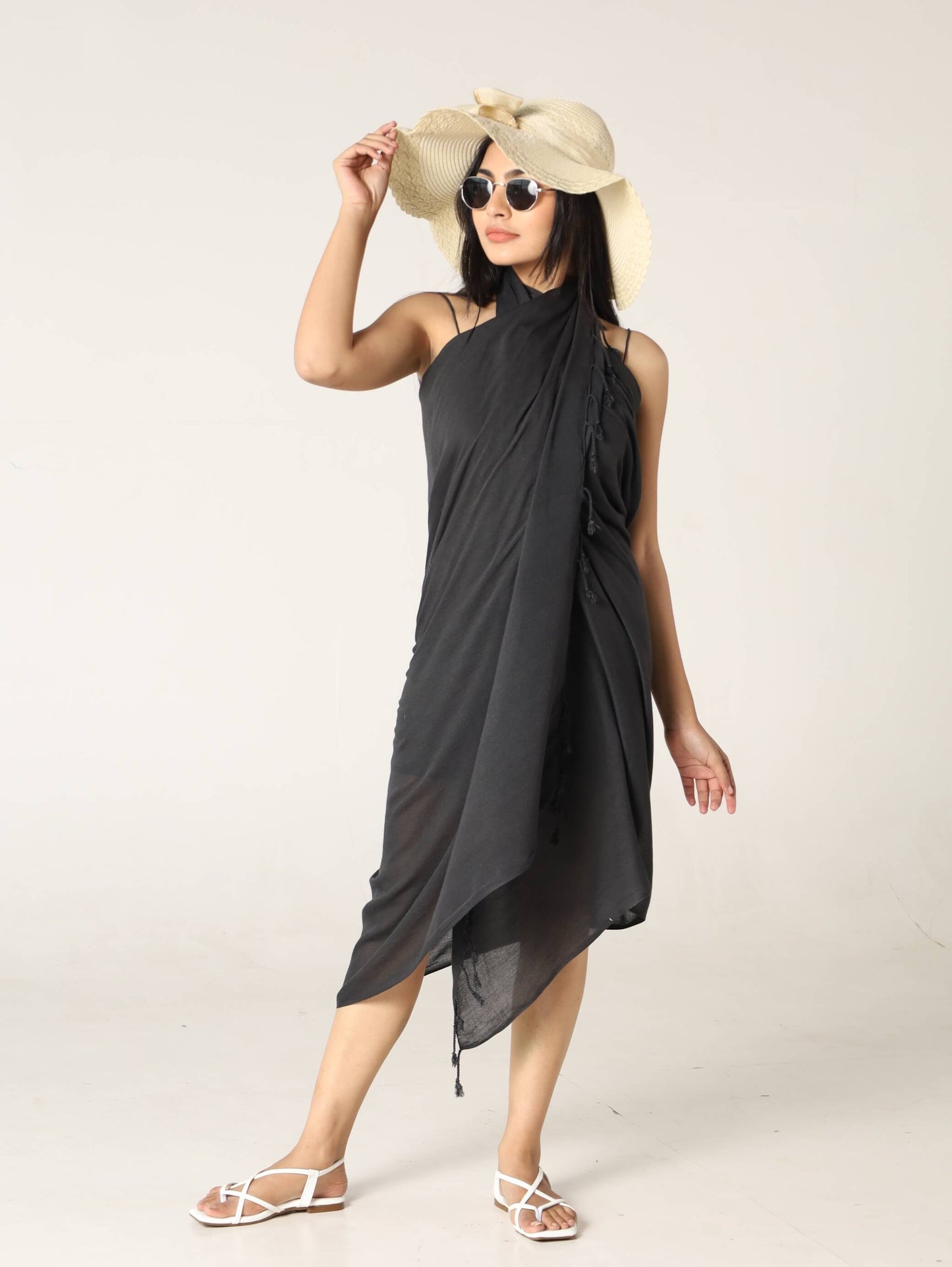 modelando pareo negro de algodón natural hecho en india estilo clásico moderno